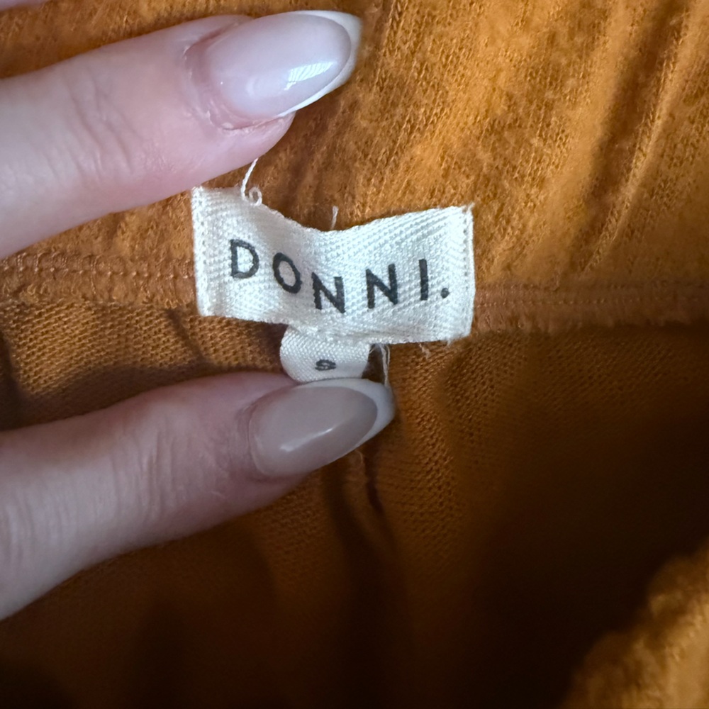 DONNI. Cardigan and crop pant set. Size small. - Picture 3 of 4